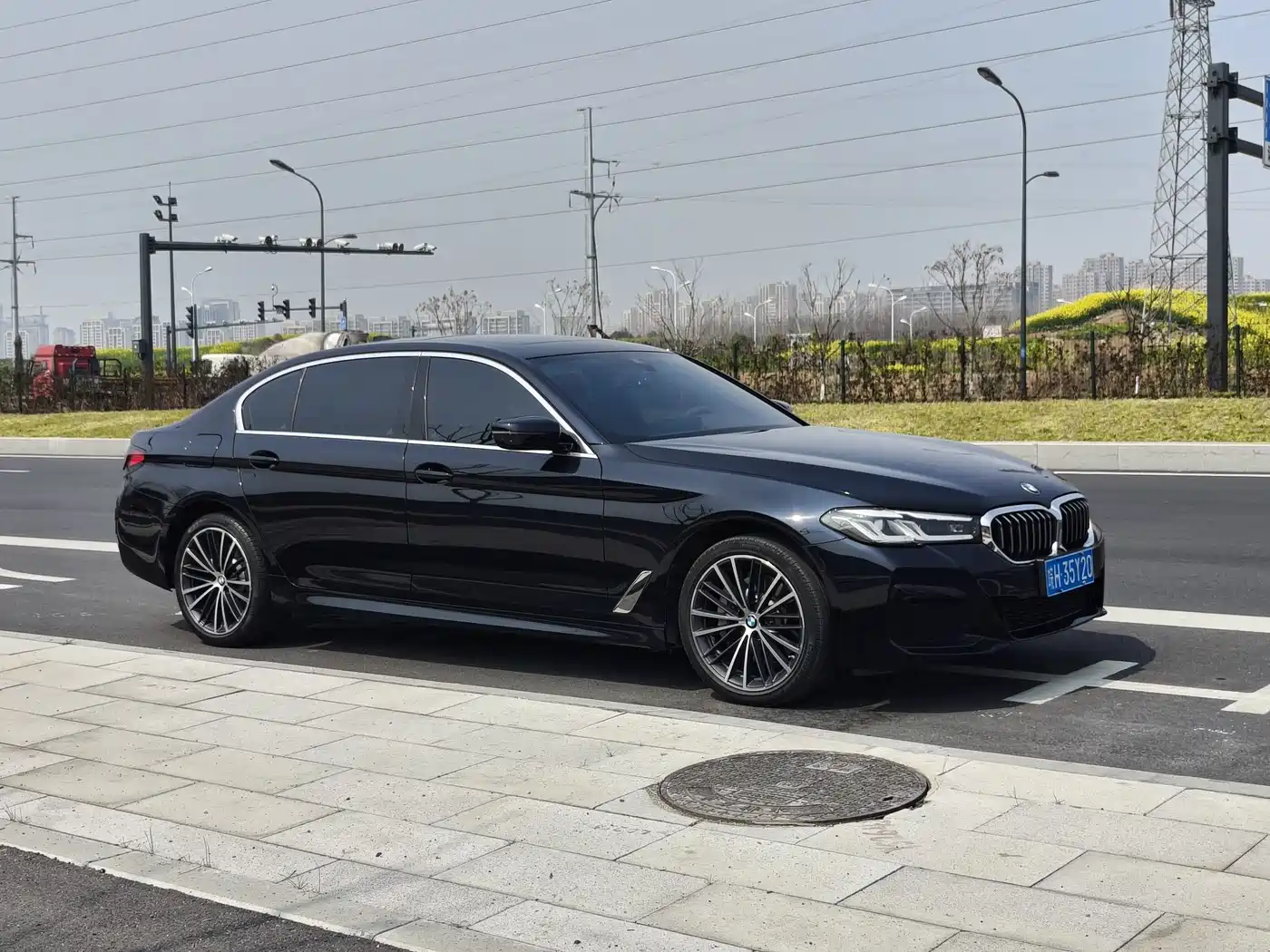 BMW 5 Series 2023 530Li Leading M Sport Package фото 3