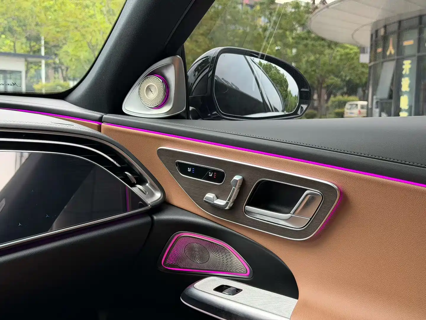 صورة 7 - Mercedes-Benz E-Class