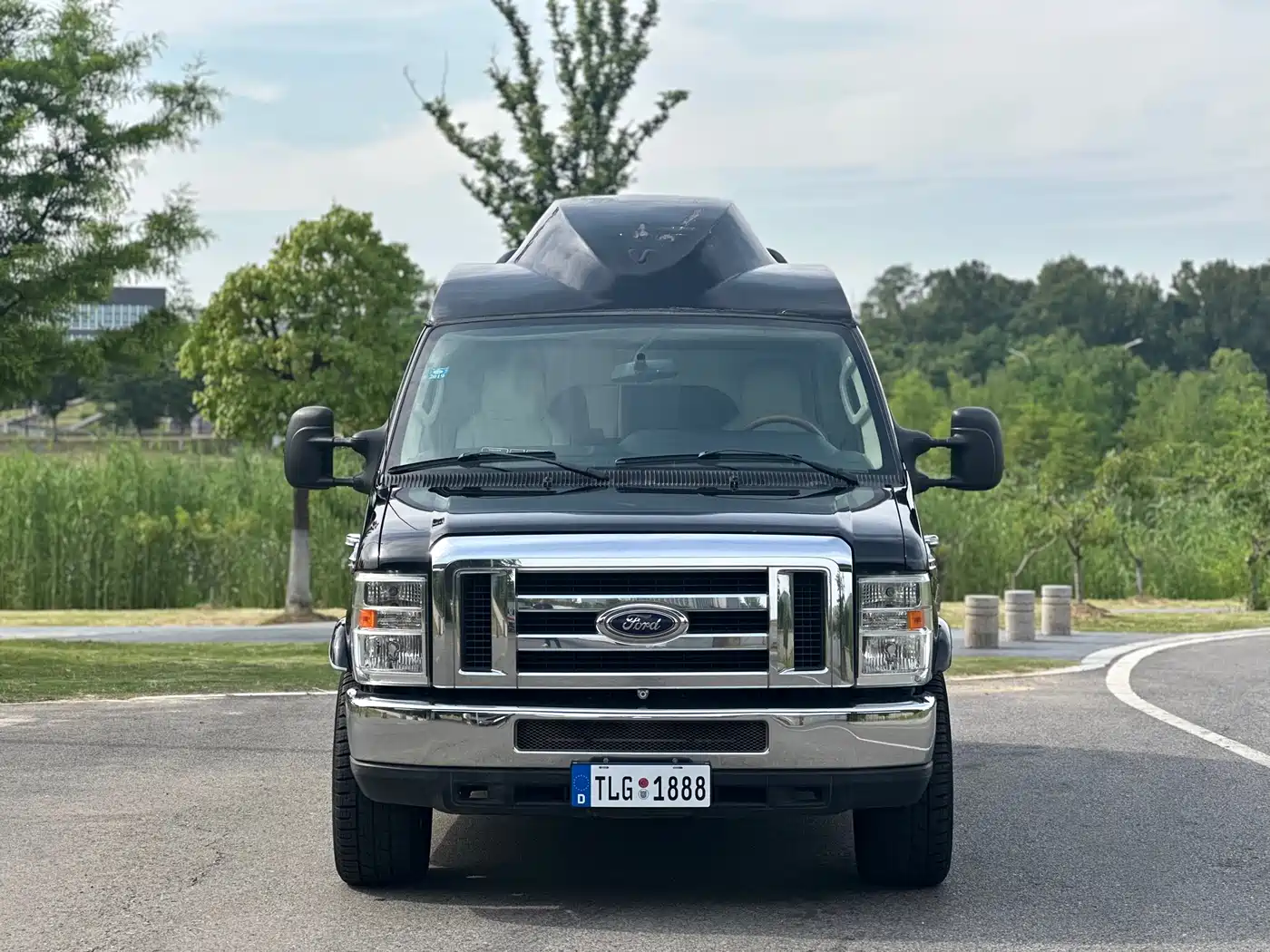 Ford E350 2010 2011 5.4L Standard Yacht Edition