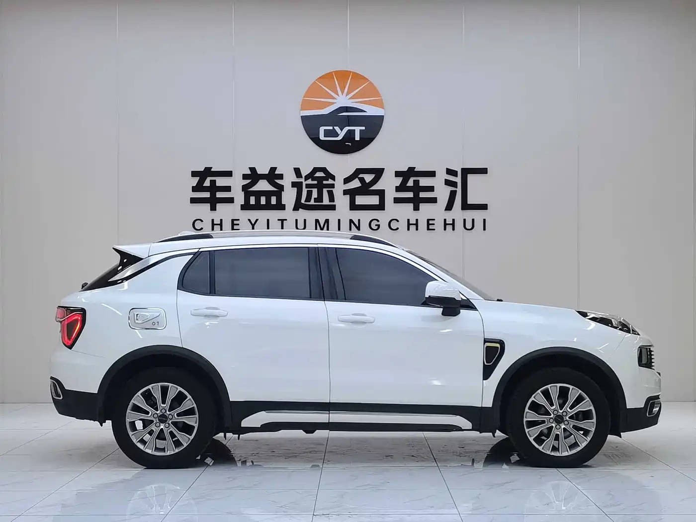 Lynk & Co 01 2017 2.0T 2WD фото 14