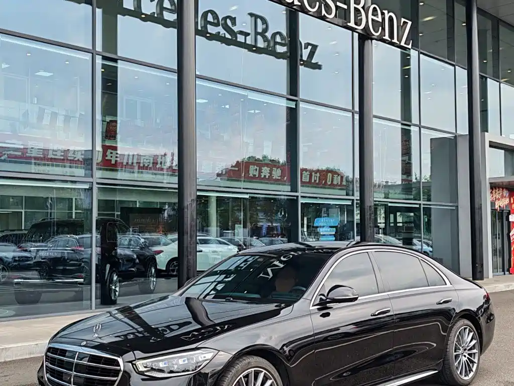 صورة 2 - Mercedes-Benz S-Class