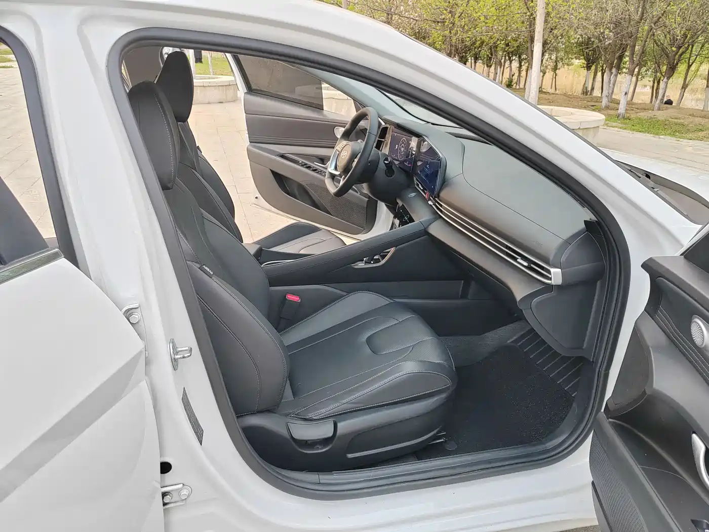 Hyundai Elantra 2022 1.5L CVT GLS Leading Edition фото 20