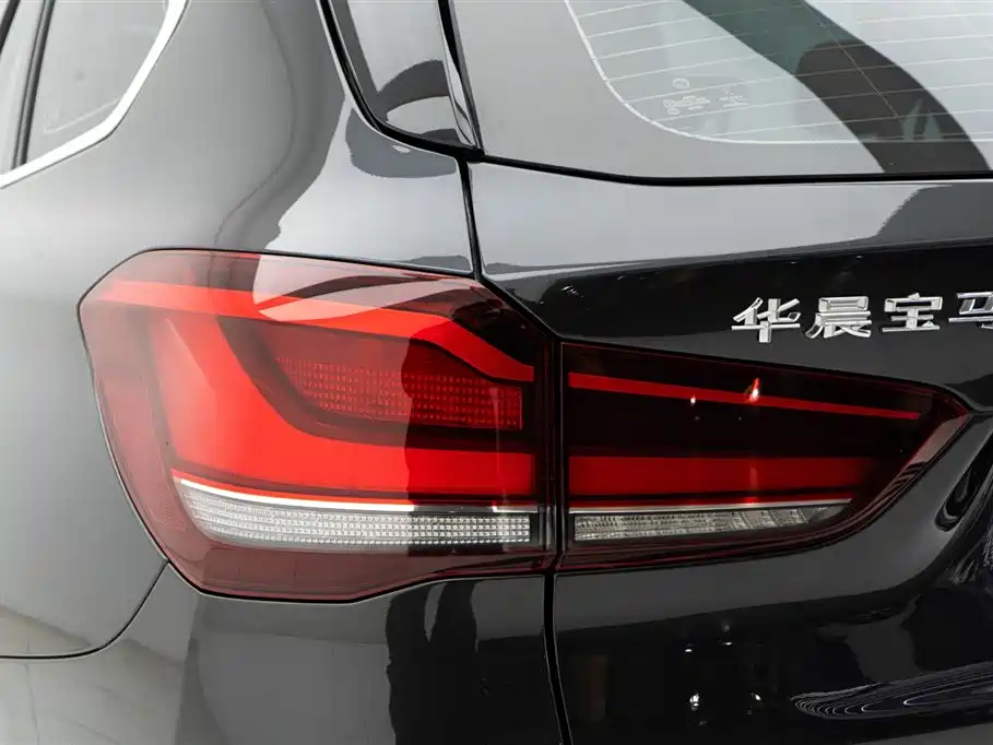 BMW X1 2022 sDrive25Li Leading фото 13