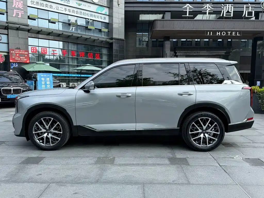 صورة 3 - GAC Trumpchi GS8