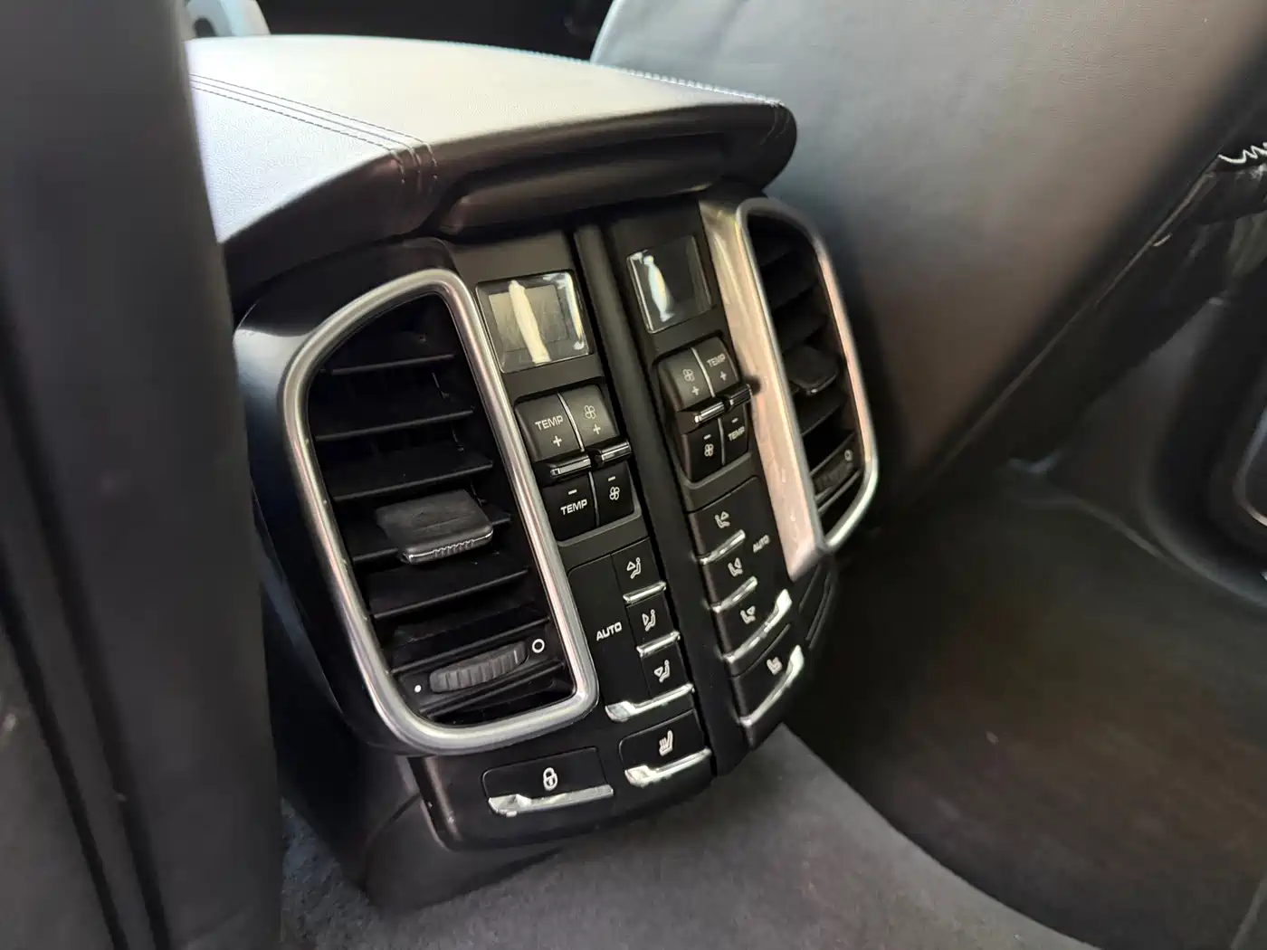 Porsche Cayenne 2011 Cayenne Turbo 4.8T фото 21