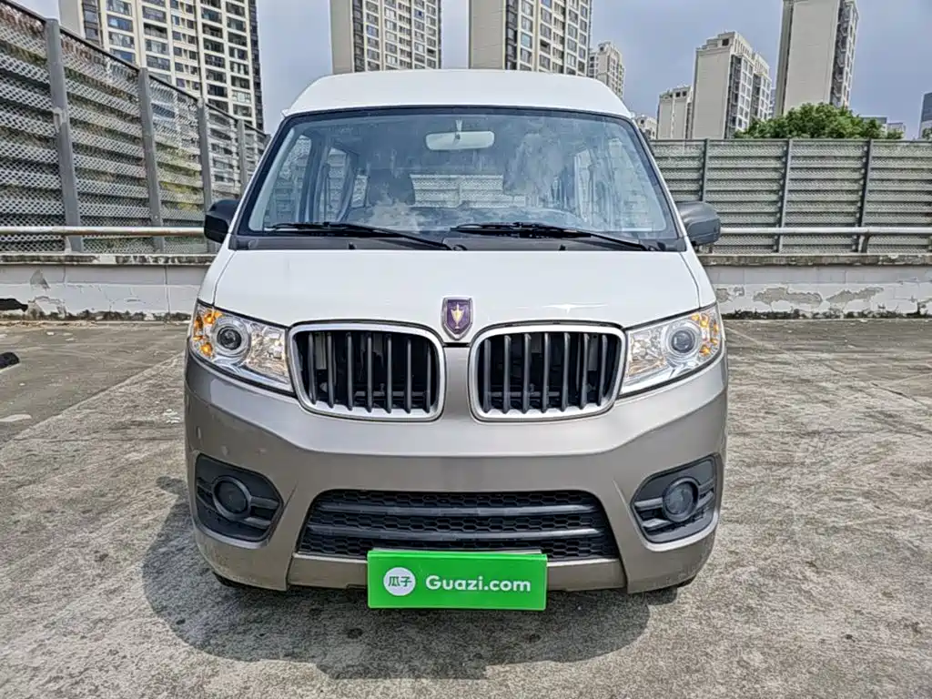Jinbei New Hiace X30L 2022 2021 1.5L Business Central Air Conditioning Version Passenger Vehicle China VI SWC15M