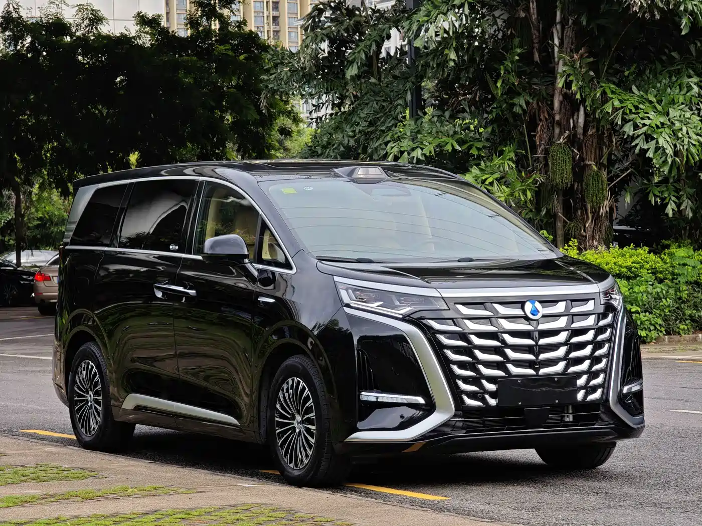 Denza D9 2026 2025 DM-i Smart Driving Edition 1020 AWD Flagship