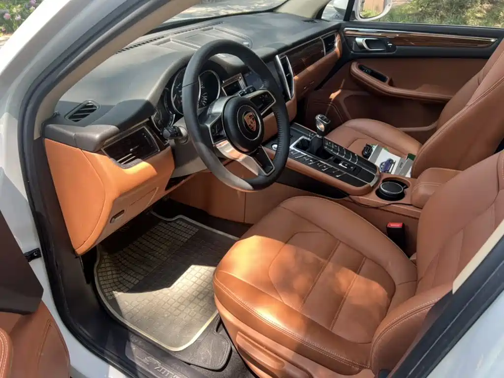 Photo 8 - Zotye SR9