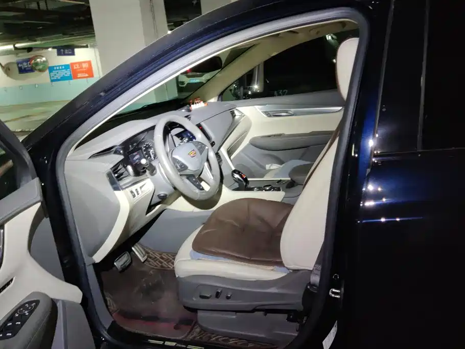 Cadillac XT5 2024 2022 2.0T AWD Luxury (Hummingbird Edition)