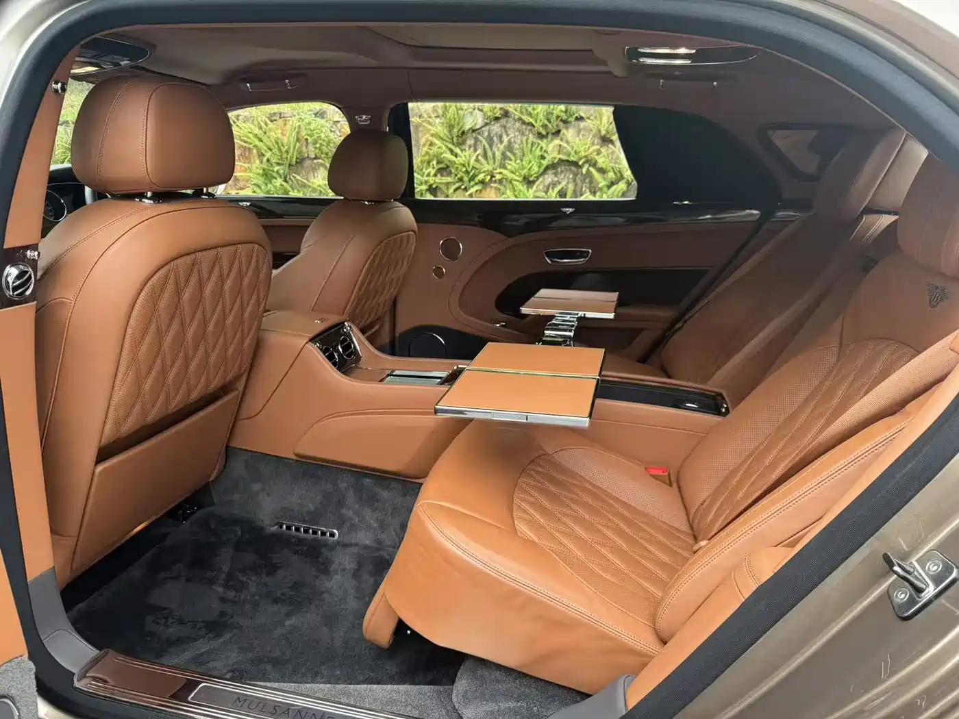 Bentley Mulsanne 2017 6.8T Long Wheelbase фото 7