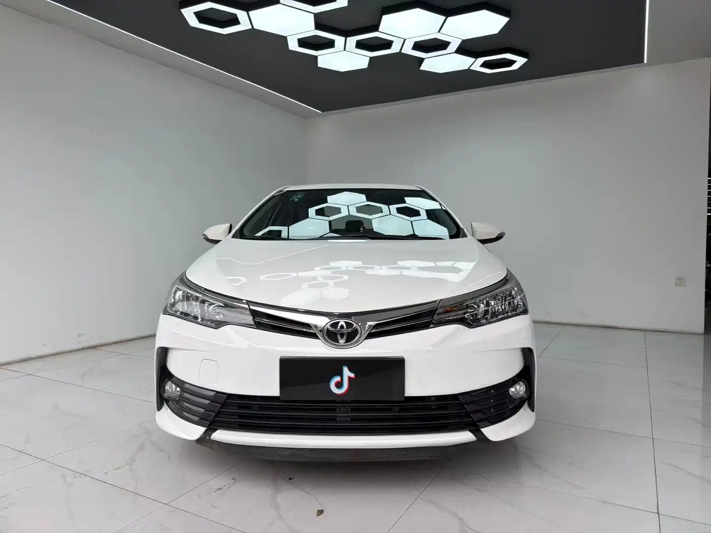 Toyota Corolla 2018 1.2T S-CVT GL Smart Edition фото 2