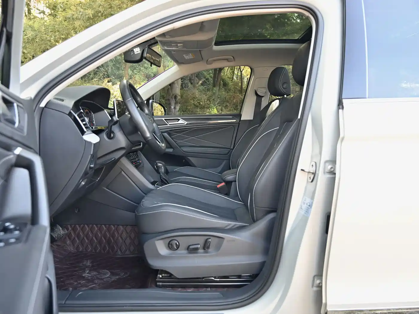 Volkswagen Tiguan L 2022 330TSI Automatic 2WD Smart Edition фото 4