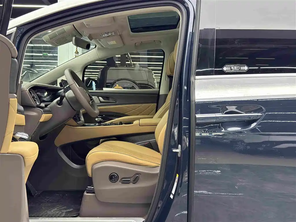 Denza D9 2023 2022 DM-i 970 AWD Flagship