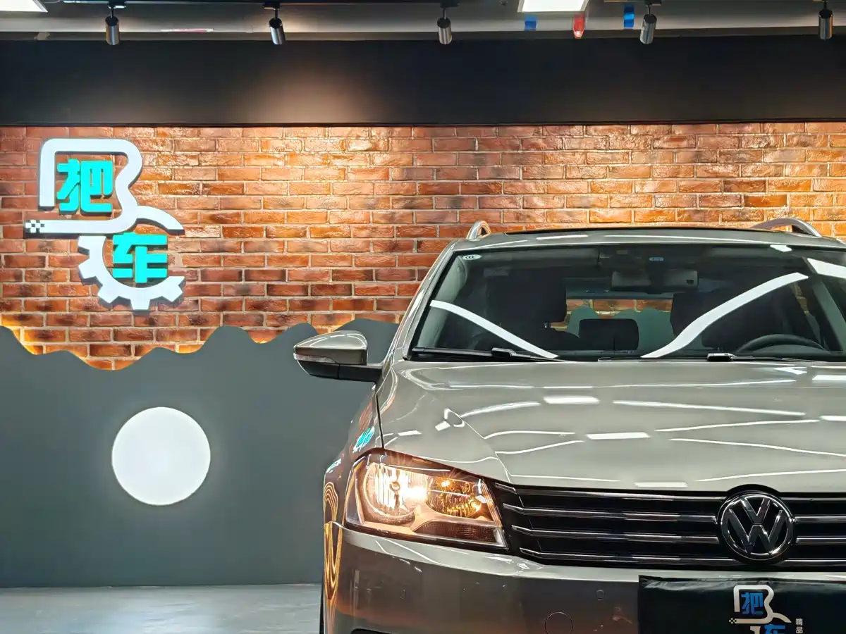 Volkswagen Magotan (Import) 2012 Wagon 2.0TSI Comfort фото 5