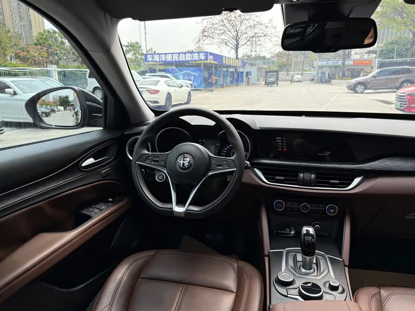 Alfa Romeo Stelvio 2019 2017 2.0T 200HP Luxury Edition