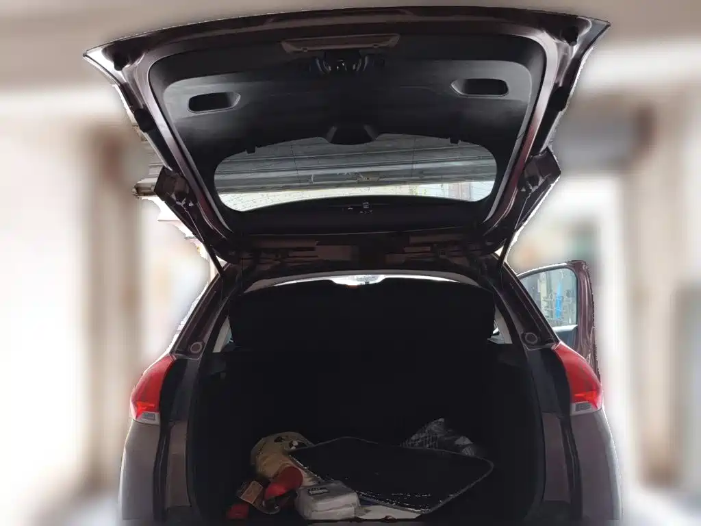 Peugeot 2008 2016 2014 1.6L Automatic Fashion Edition