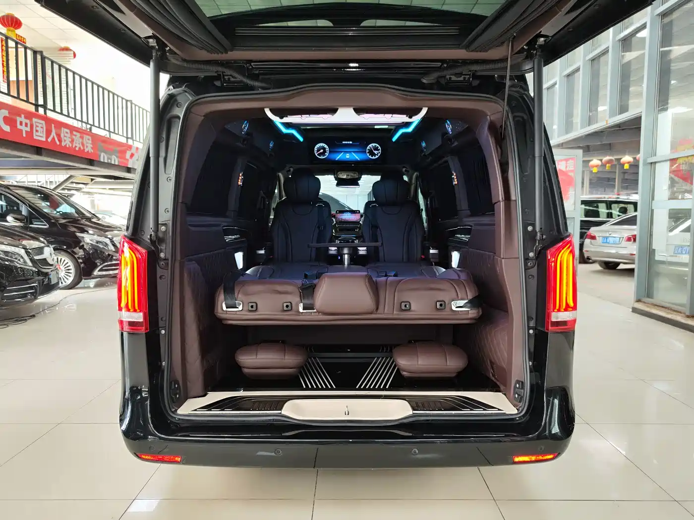 Mercedes-Benz V-Class 2022 V 260 L Long Wheelbase Prestige Edition фото 30
