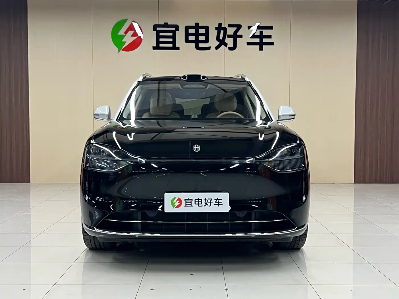 AITO Wenjie AITO M9 2025 Extended Range Ultra 52kWh 6-Seater фото 2