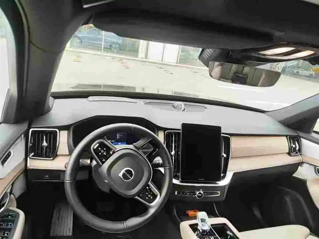 Volvo XC90 2025 2025 Facelift B6 Smart Elegance Luxury 6-seater