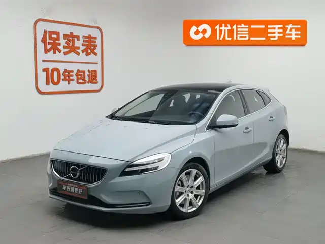 volvo v40