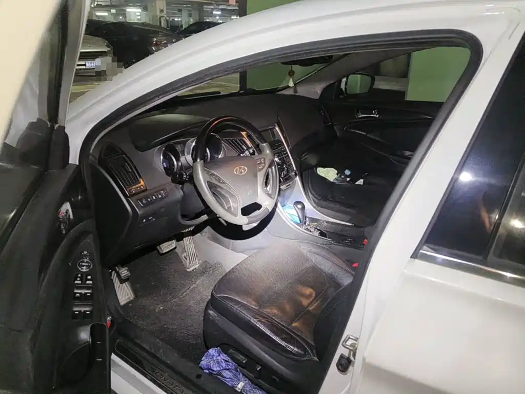 Hyundai Sonata 2012 2011 2.0L Auto Supreme Edition