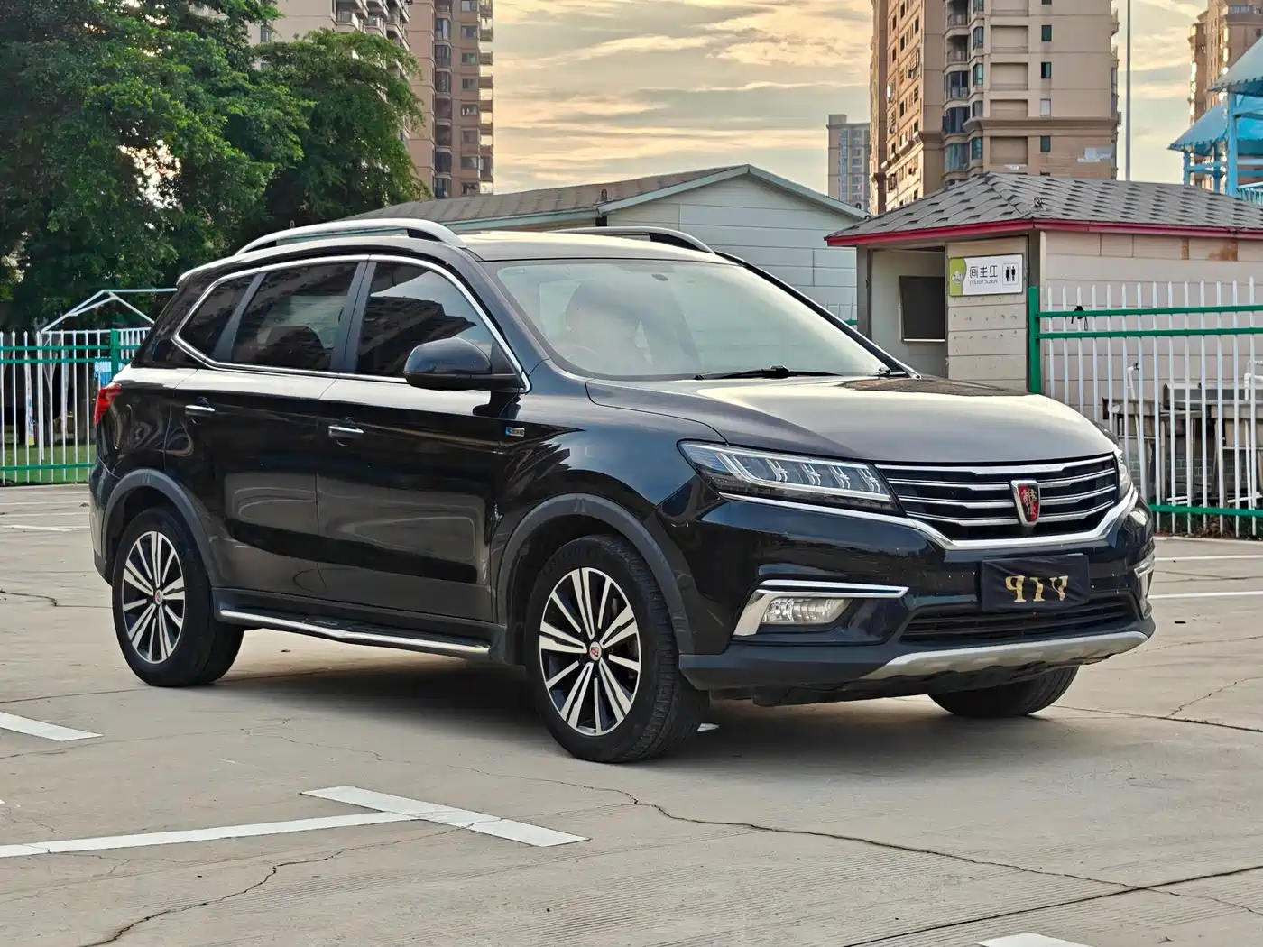 Фото 12 - Roewe RX5
