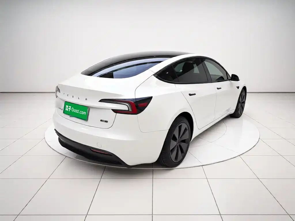 Tesla Model 3 2026 2025 Model Year Facelift Rear-Wheel Drive