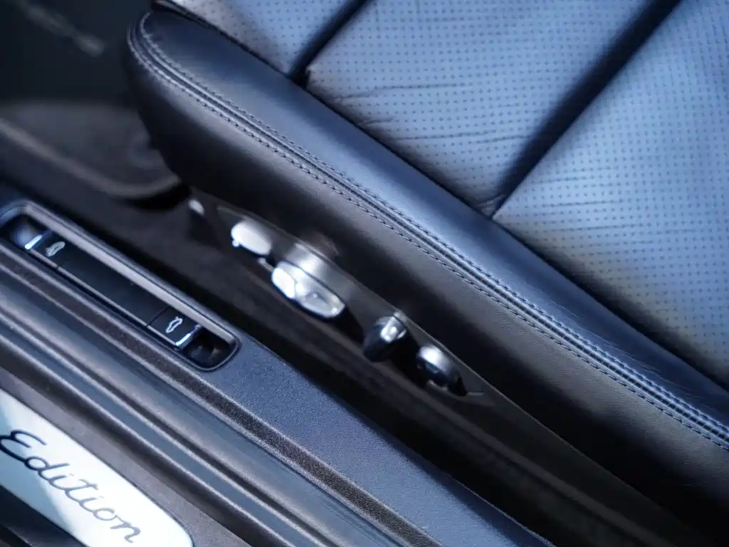Photo 17 - Porsche Boxster
