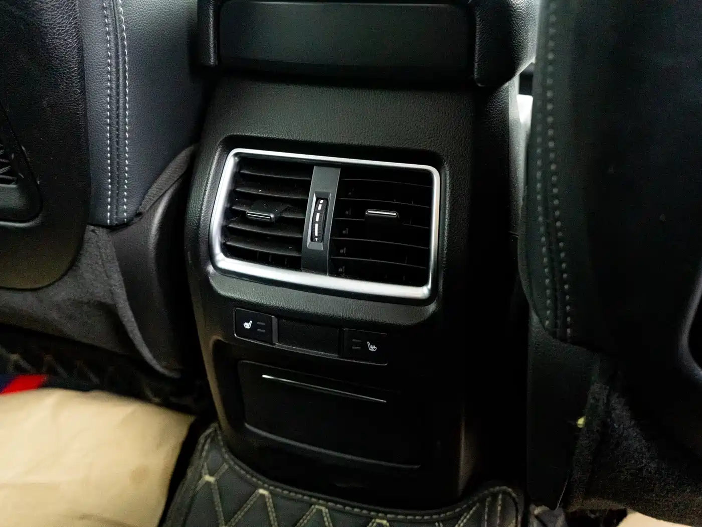 BAIC ORV Beijing Off-Road BJ80 2020 2.3T Automatic Excellence Tribute Edition фото 14