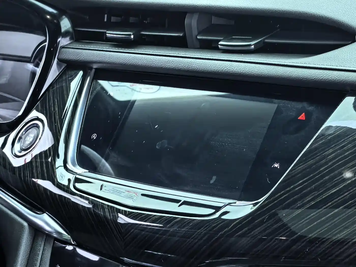 Photo 7 - Cadillac XT6