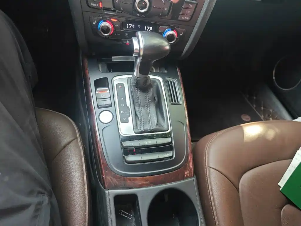 Фото 10 - Audi A4L
