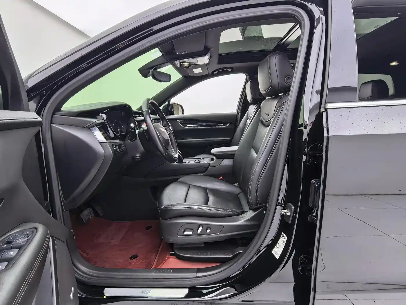 Photo 20 - Cadillac XT6