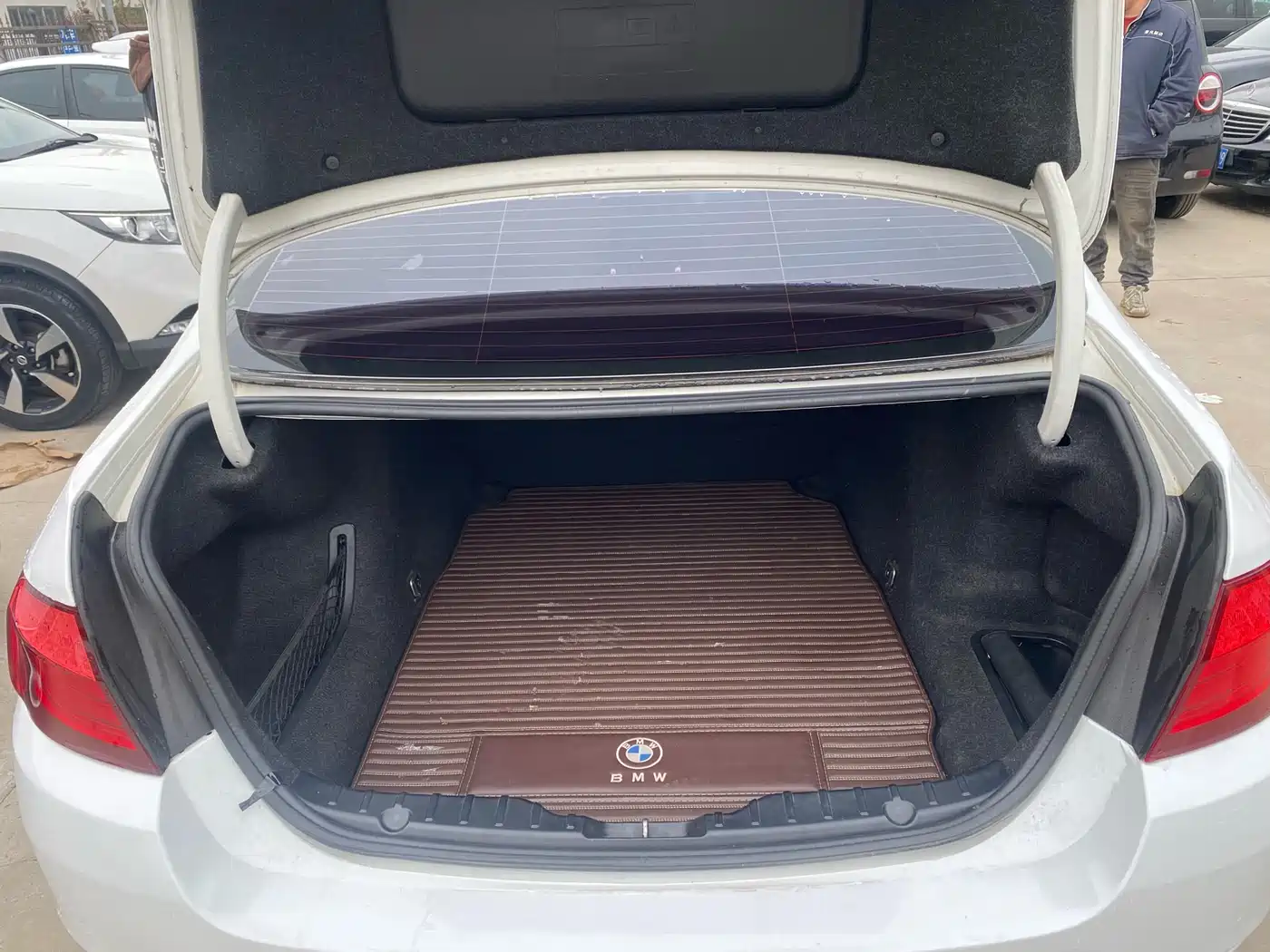 BMW 5 Series 2011 520Li Elegance фото 6