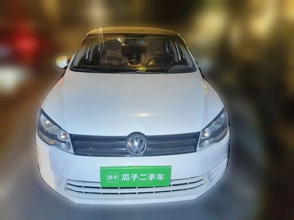 Photo 3 - Volkswagen Jetta