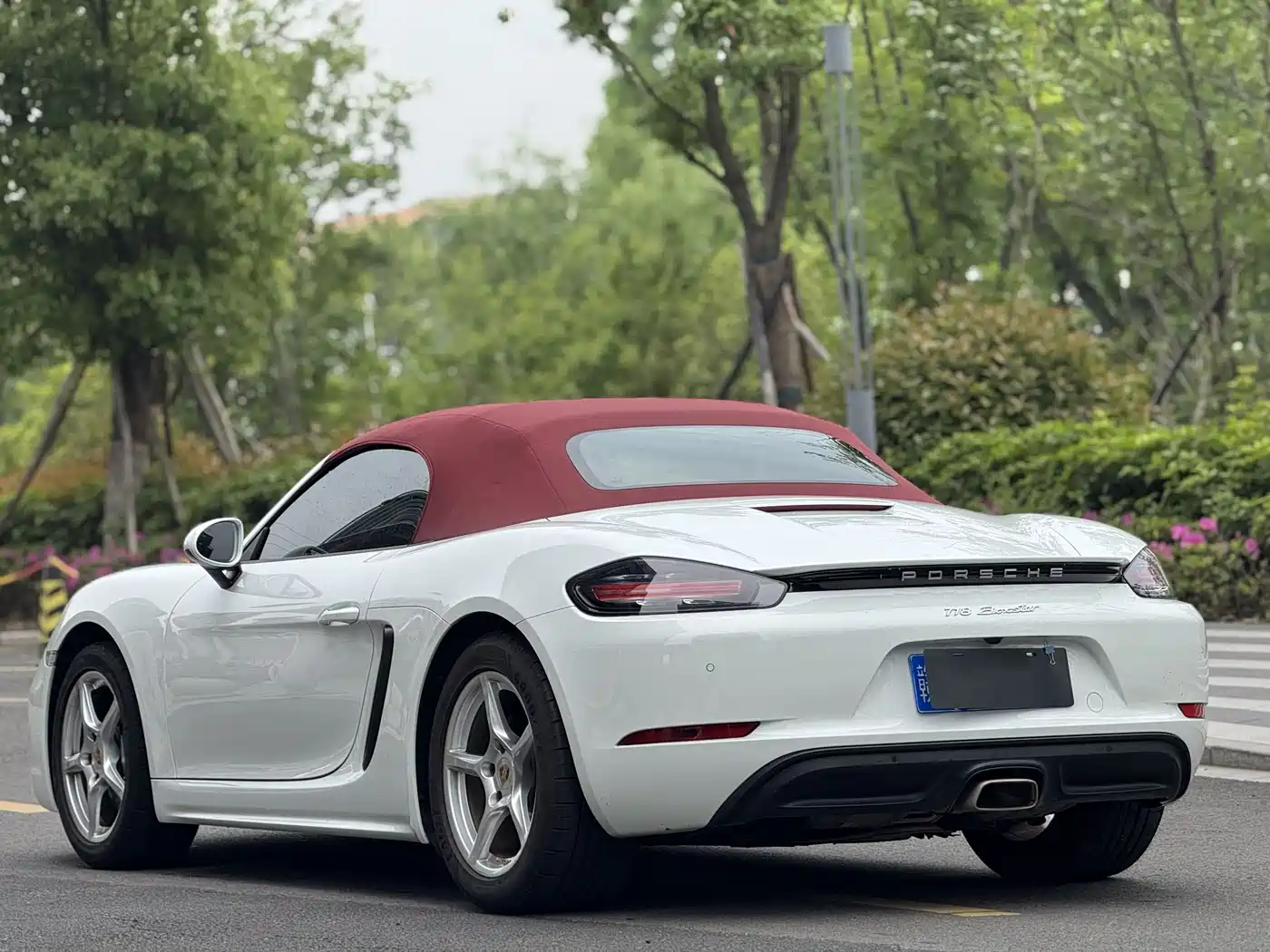 PORSCHE 718