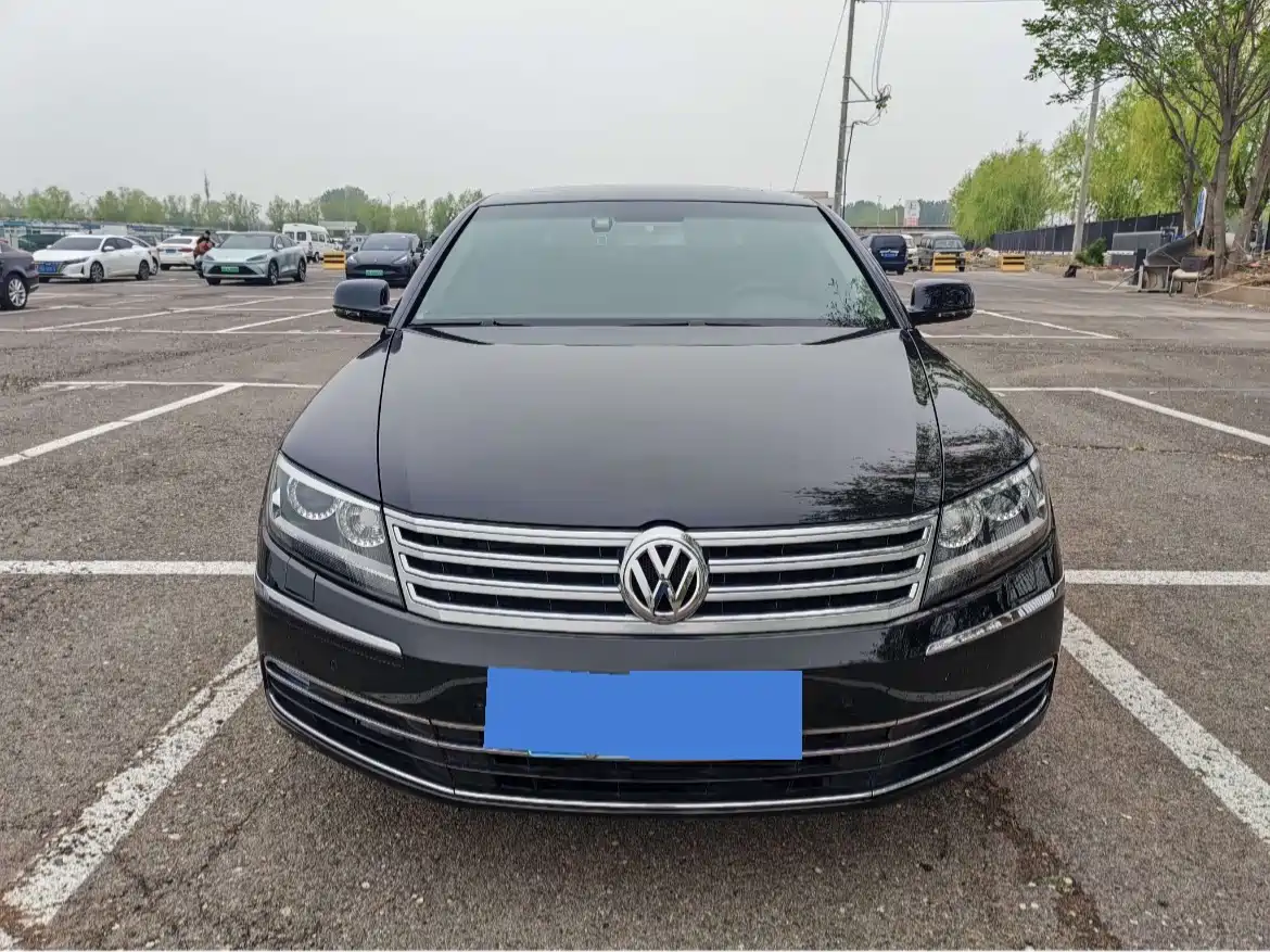 Фото 2 - Volkswagen Phaeton