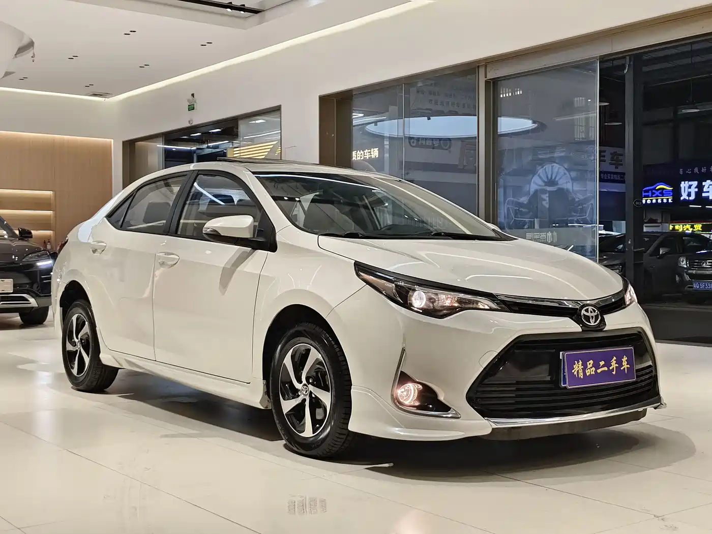 Toyota Levin 2018 185T CVT Luxury Edition фото 3