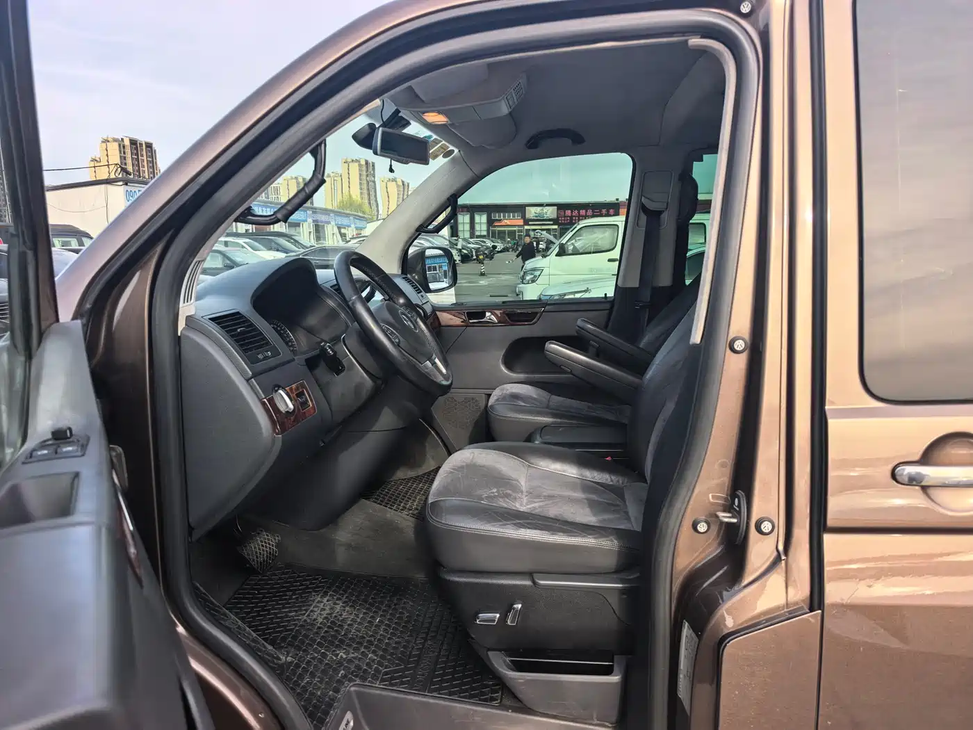 Volkswagen Multivan 2012 2.0TSI 2WD Luxury Edition фото 10