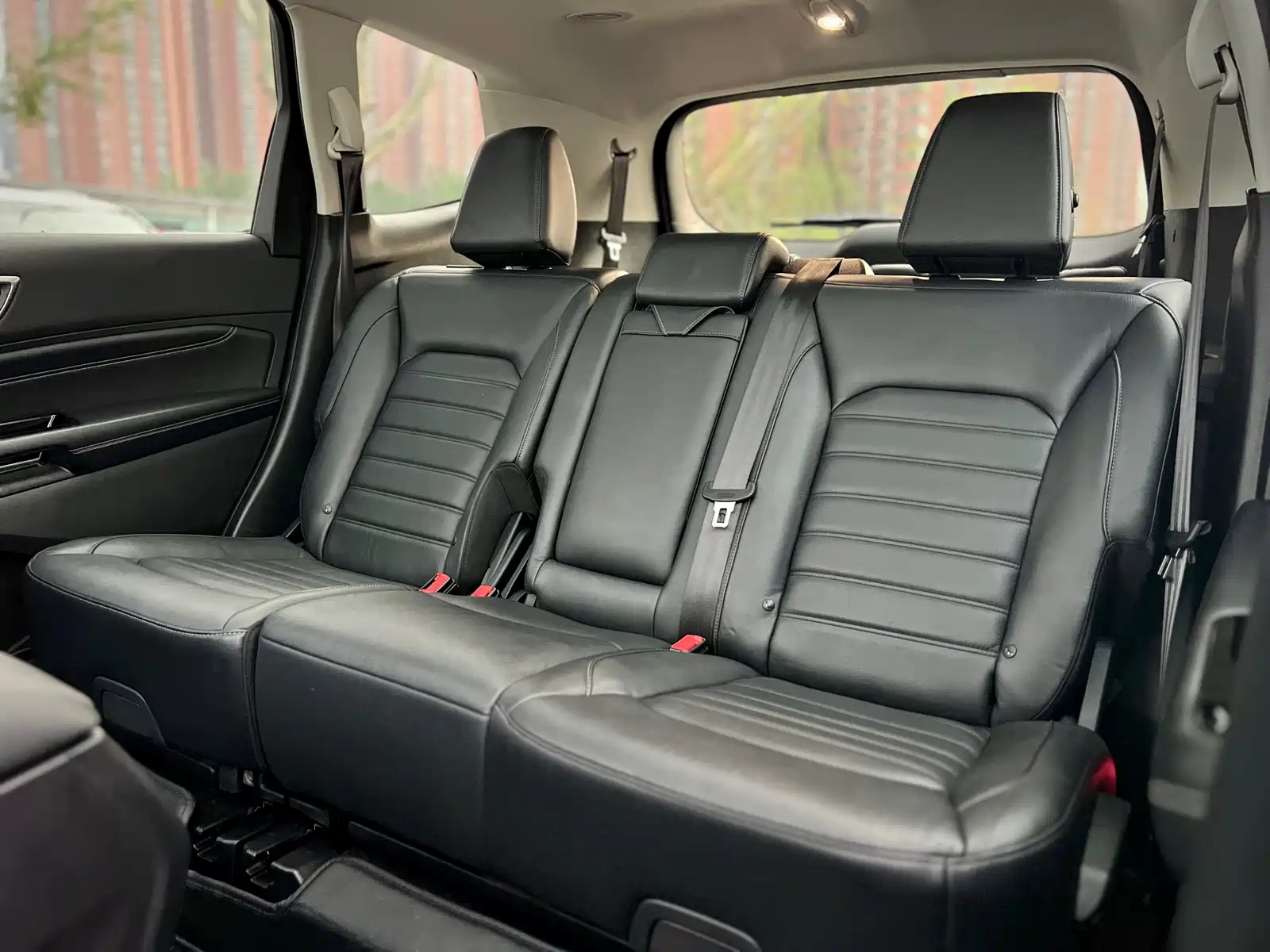 Фото 35 - Ford Edge