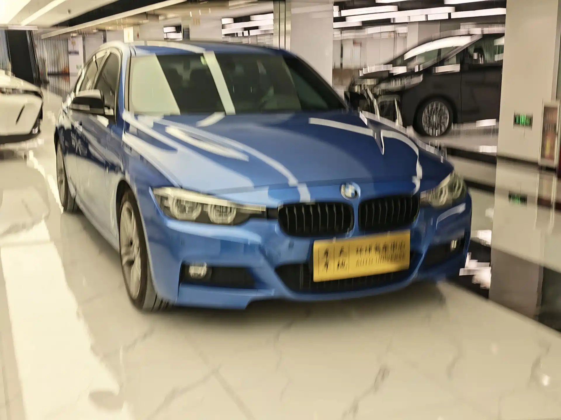 Photo 3 - BMW 3 Series