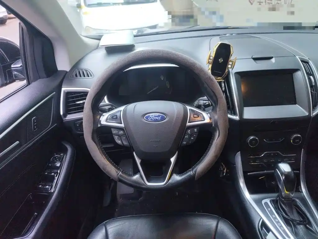 Фото 6 - Ford Edge