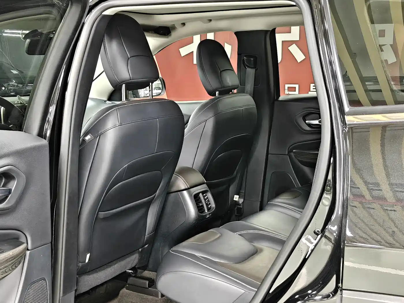 Jeep Cherokee 2021 2020 2.0L 2WD Classic Sport Edition