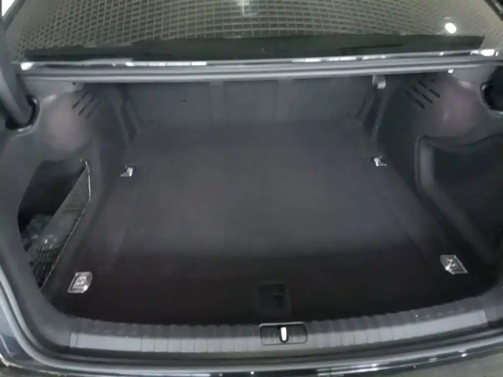 Photo 19 - Audi A6L