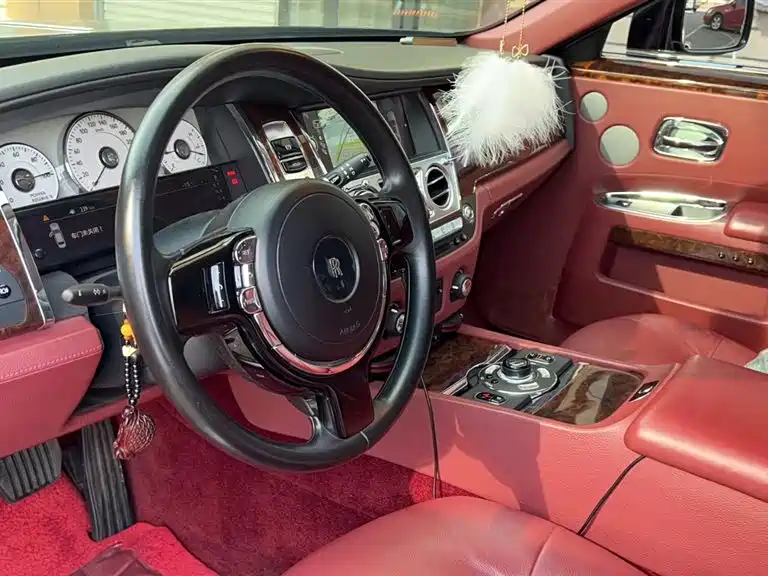 Фото 13 - Rolls-Royce Ghost