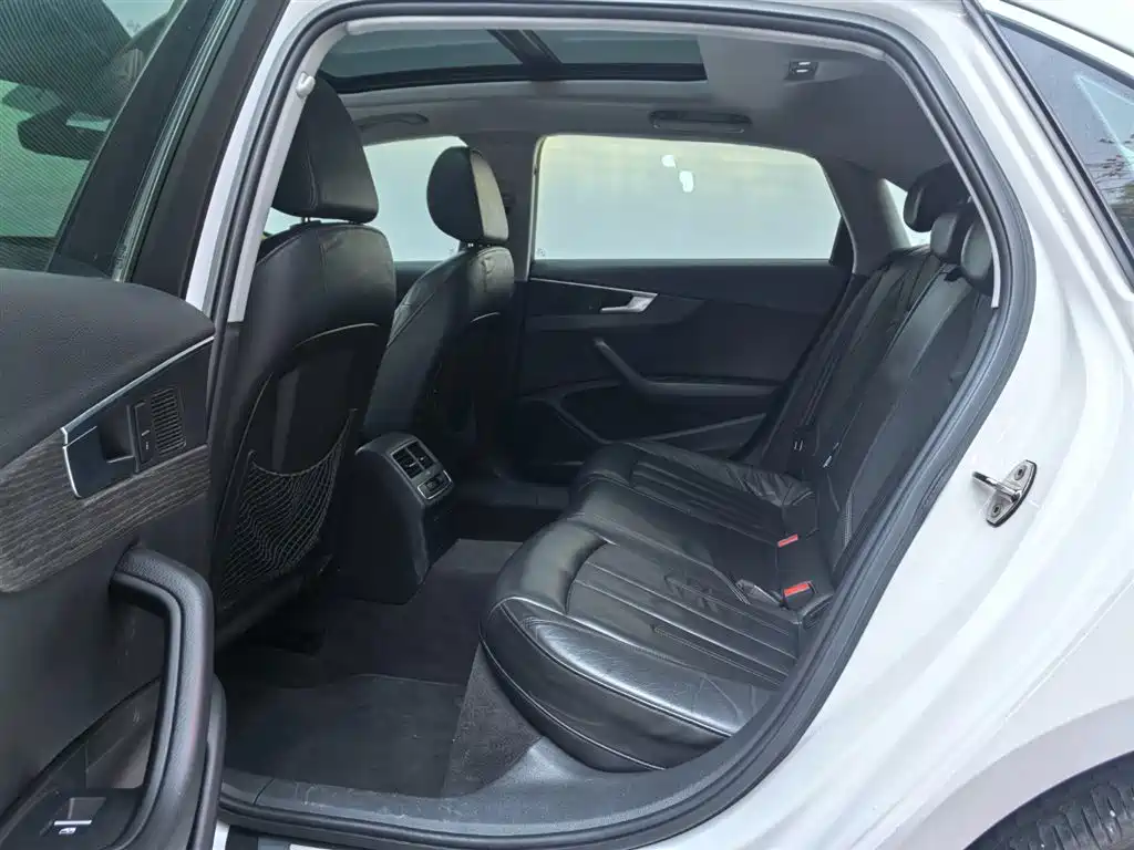 Audi A4L 2017 45 TFSI quattro Style Edition фото 14