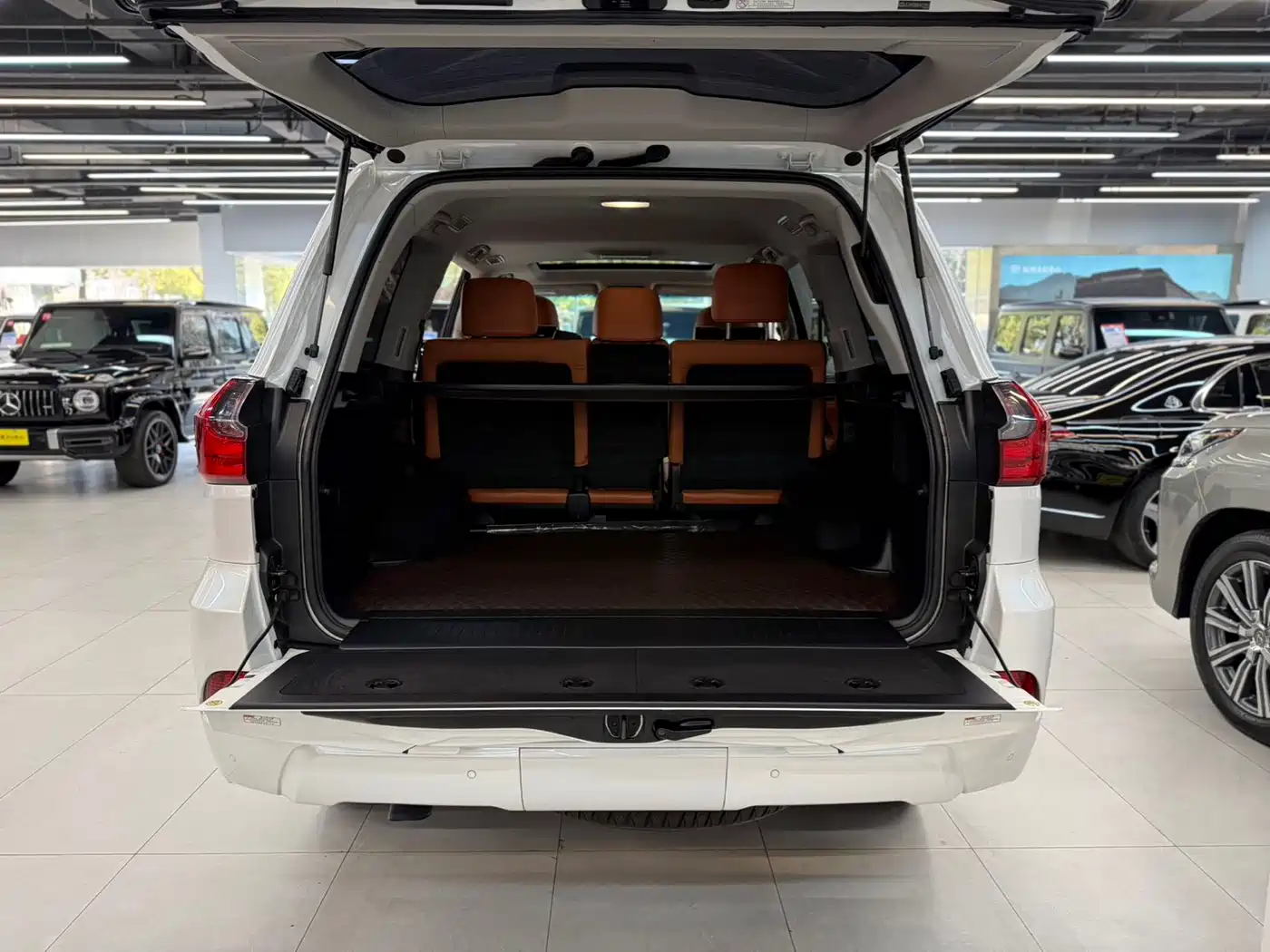 Lexus LX 2017 570 Dynamic Luxury фото 5