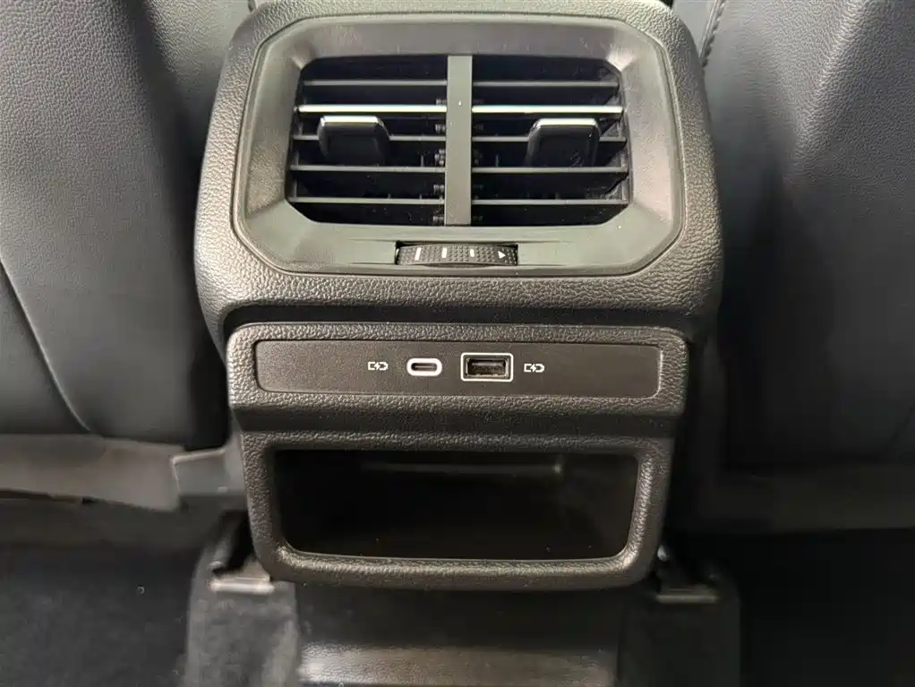 Фото 20 - Volkswagen Tharu