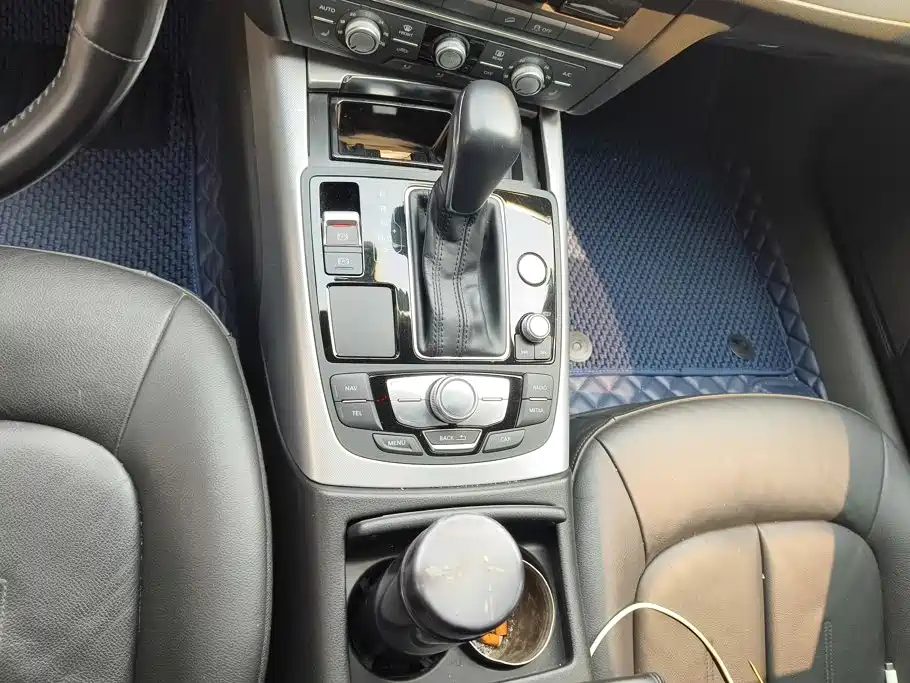 Фото 15 - Audi A6 (Import)