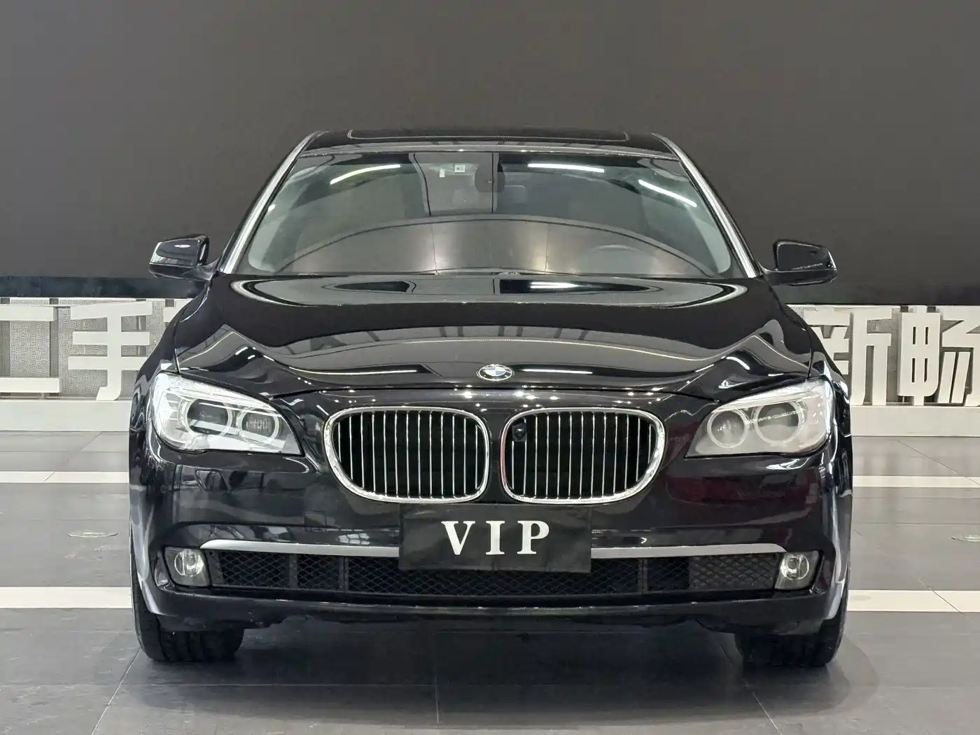 BMW 7 Series 2009 Model 740Li Leading Edition фото 2