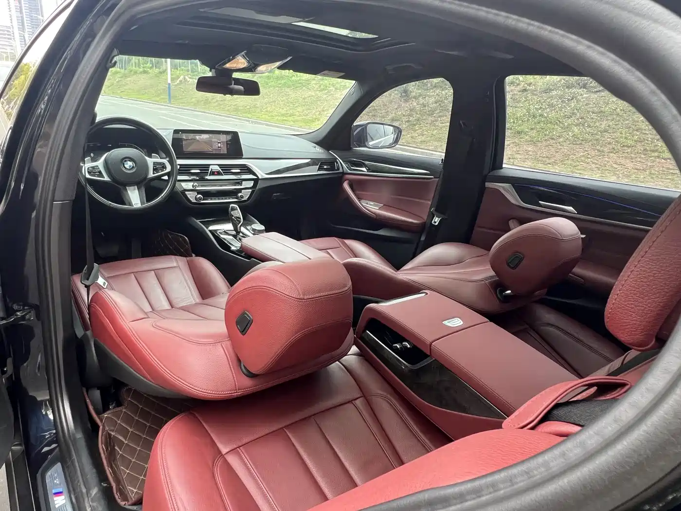 BMW 5 Series 2020 530Li Leading M Sport Package фото 12